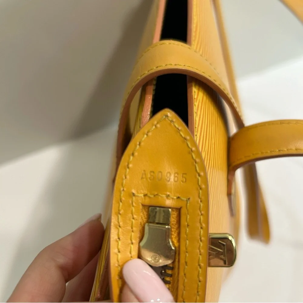 100% AUTHENTIC LOUIS VUITTON Saint Jacques GM - Picture 13 of 15